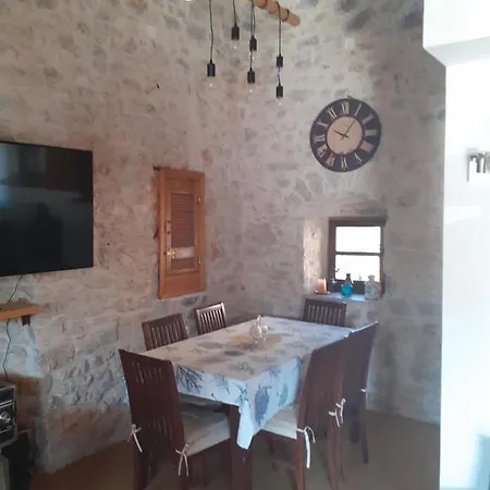 Tsitalia Cottage House Leonidio Exterior photo